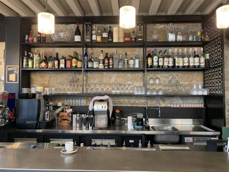 Réalisation d'un verrier en acier pour Bar sur Quai 22 à Lyon